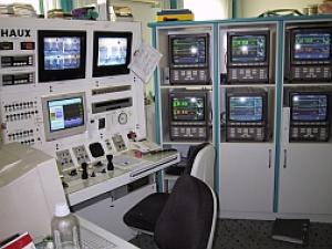 Fahrstand und Patienten-Monitoring einer Mehrplatz-Druckkammer
